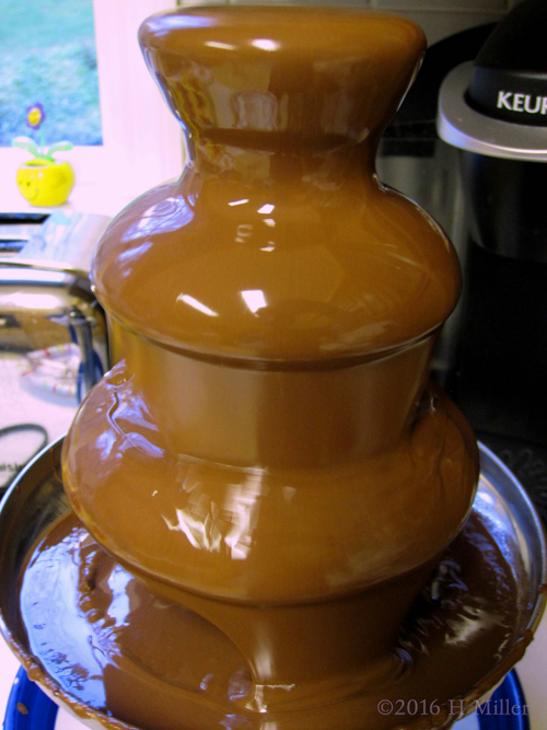 Delicious Chocolate Fountai Delicious Chocolate Fountai