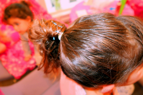 Genie Ponytail Hairstyle At The Girls Home Spa Party Genie Ponytail Hairstyle At The Girls Home Spa Party