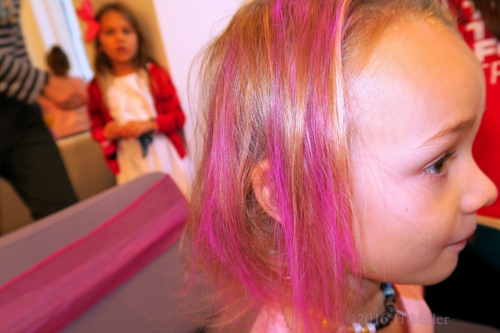 Neon Pink Temporary Hair Dye For Girls!