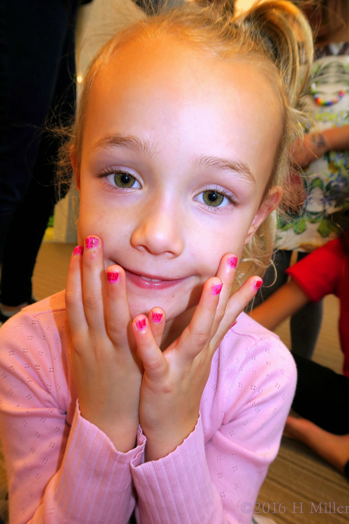 She Loves Her New Mini Manicure! She Loves Her New Mini Manicure!