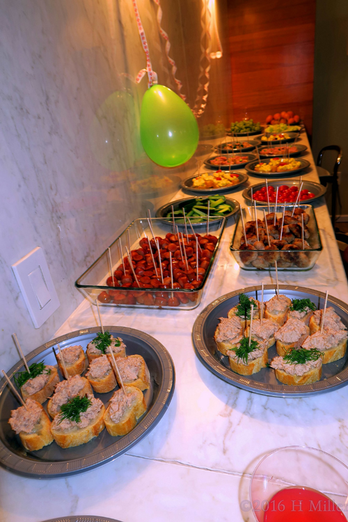 Snacks For The Spa Party. Everything Looks So Yummy! Snacks For The Spa Party. Everything Looks So Yummy!