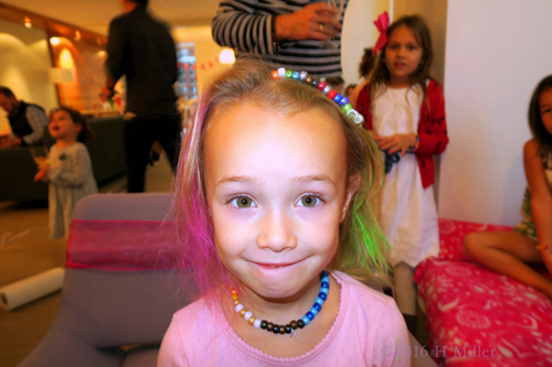 Two Tone Temporary Hair Chalk At The Home Spa For Girls. Two Tone Temporary Hair Chalk At The Home Spa For Girls.