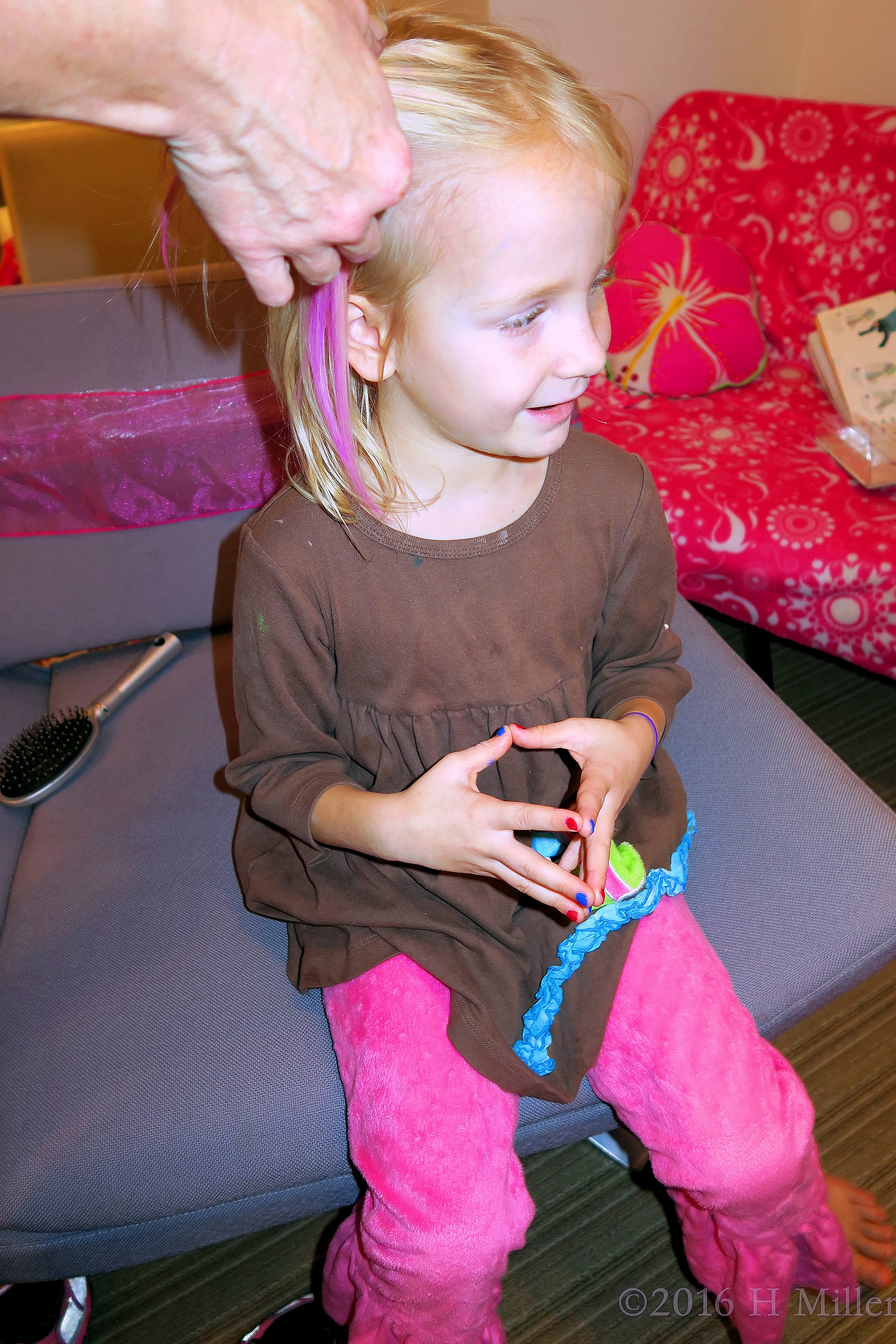 Fun Hairstyles At The Kids Spa Party. 