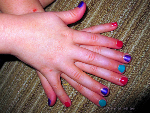 An Awesome Mini Mani From The Girls Home Spa Part An Awesome Mini Mani From The Girls Home Spa Part