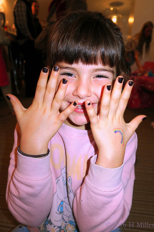 Black And Glittery Mini Manicure Black And Glittery Mini Manicure