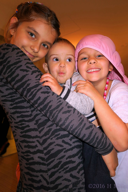 Everyone Is Having Fun At The Kids Spa Party! Everyone Is Having Fun At The Kids Spa Party!