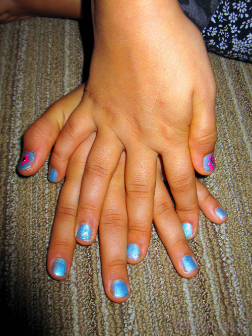Shell Blue And Purple Home Spa Manicure Shell Blue And Purple Home Spa Manicure