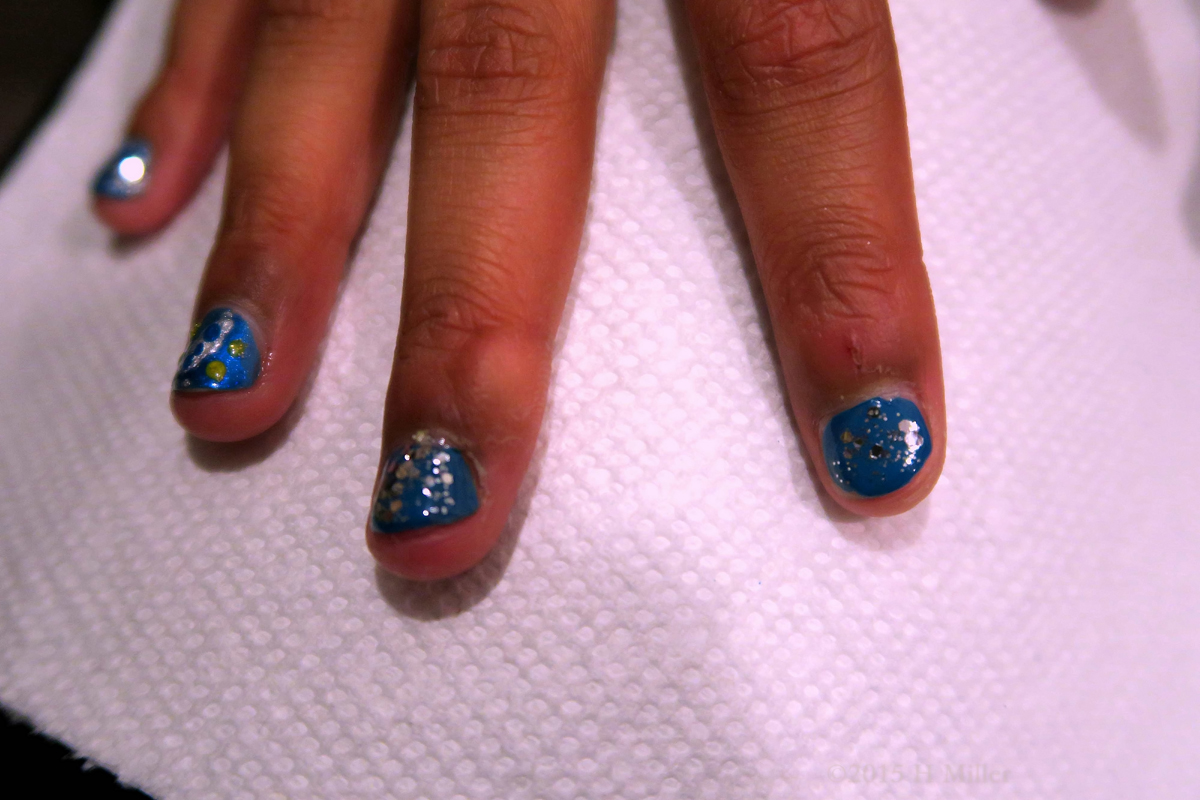 Blue Mani With Colors And Glitter. 