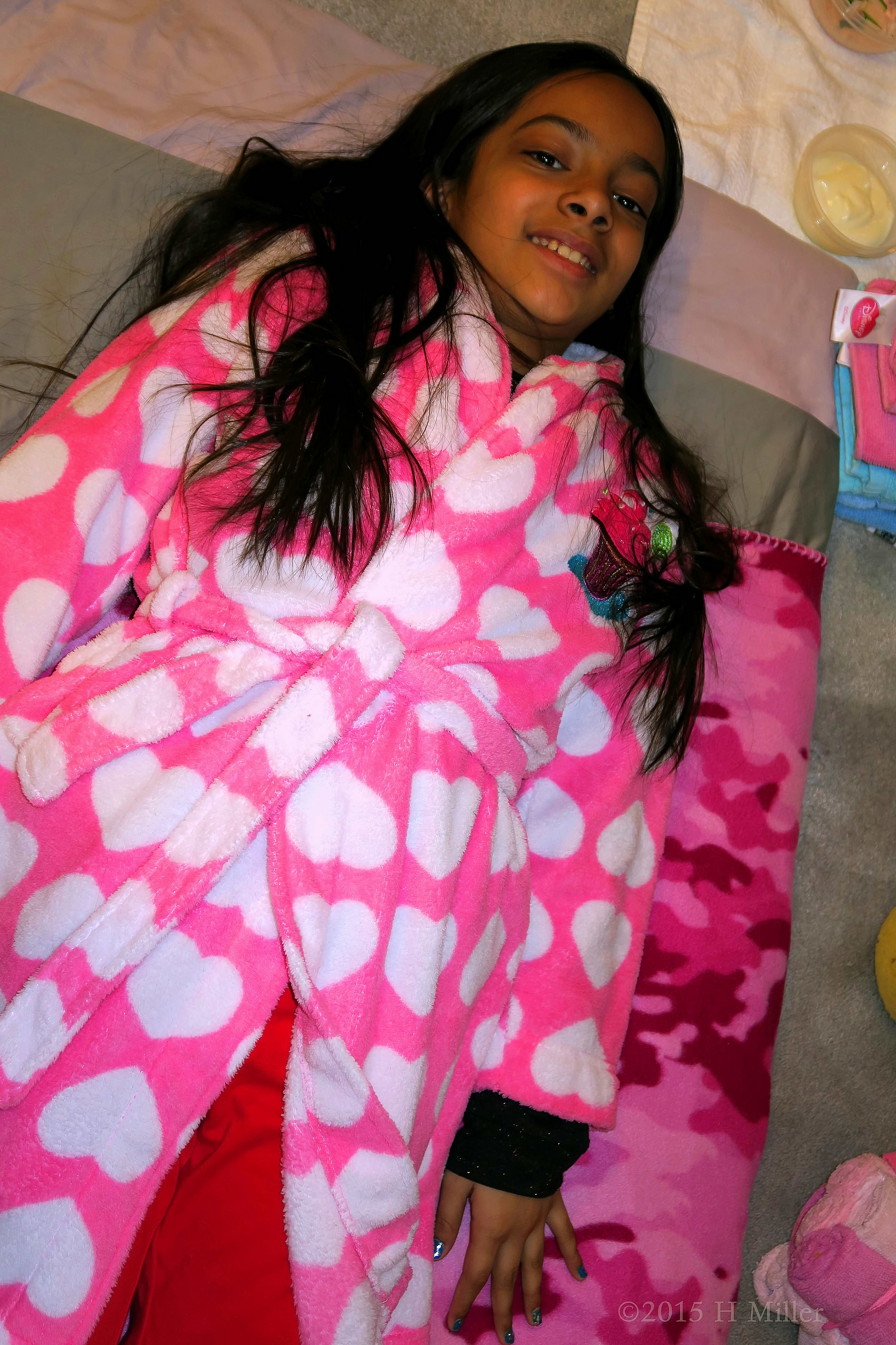 Lying Down Before Kids Facial Spa Treatment! Lying Down Before Kids Facial Spa Treatment!