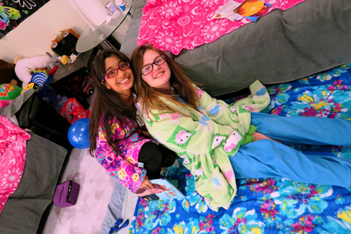 Friends Chilling At The Spa For Girls! Friends Chilling At The Spa For Girls!