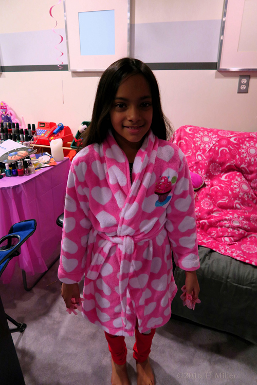 Having Fun At The Home Kids Spa Party Having Fun At The Home Kids Spa Party