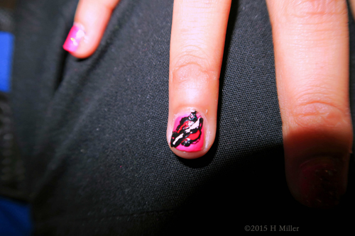 Pink And Black Mini Manicure With Tattoo Heart Nail Art Pink And Black Mini Manicure With Tattoo Heart Nail Art