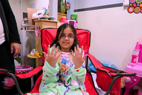 She Loves Her Kids Spa Party Mini Manicure! She Loves Her Kids Spa Party Mini Manicure!