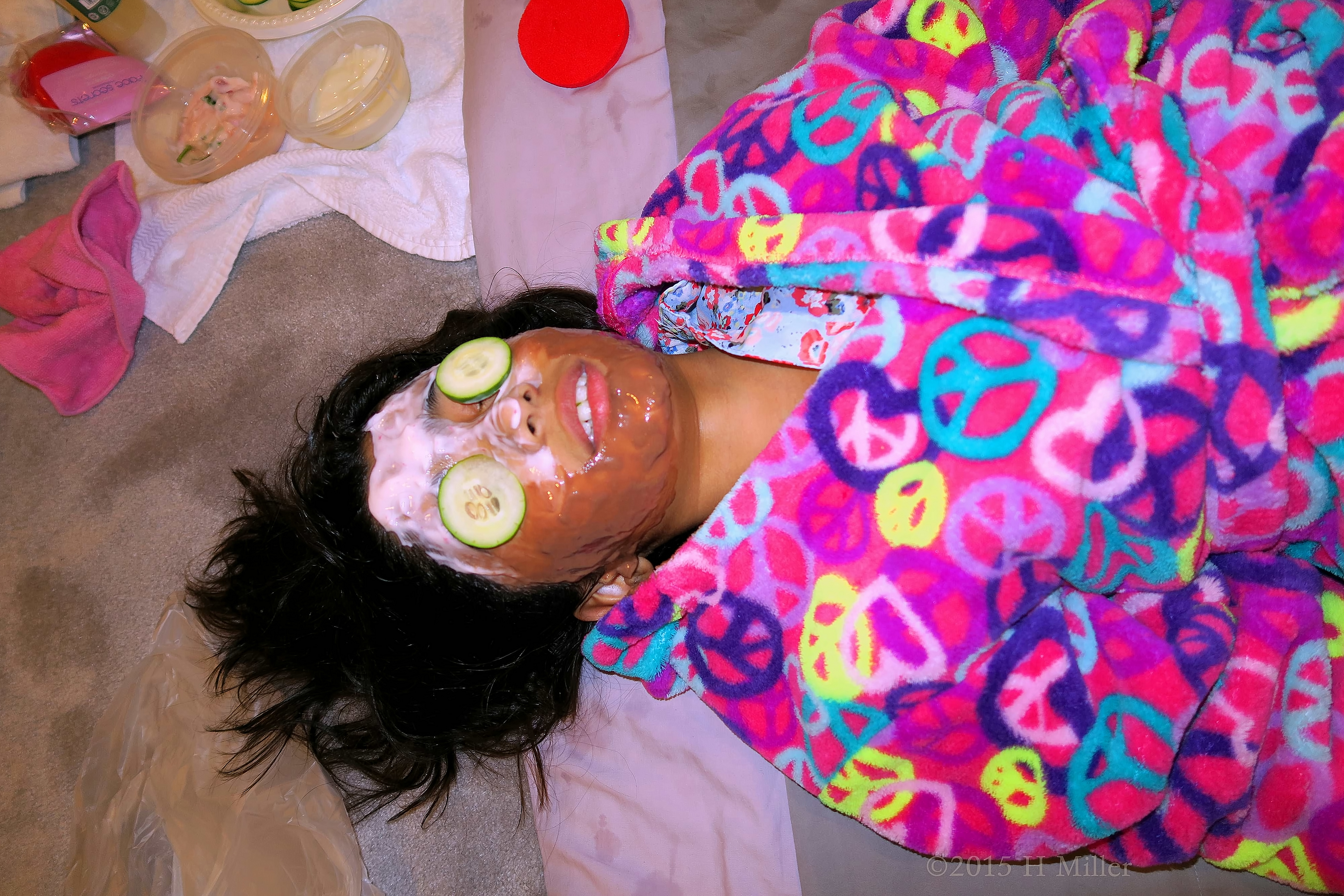 In A Two Tone Mask, She's Relaxing At The Spa Party 