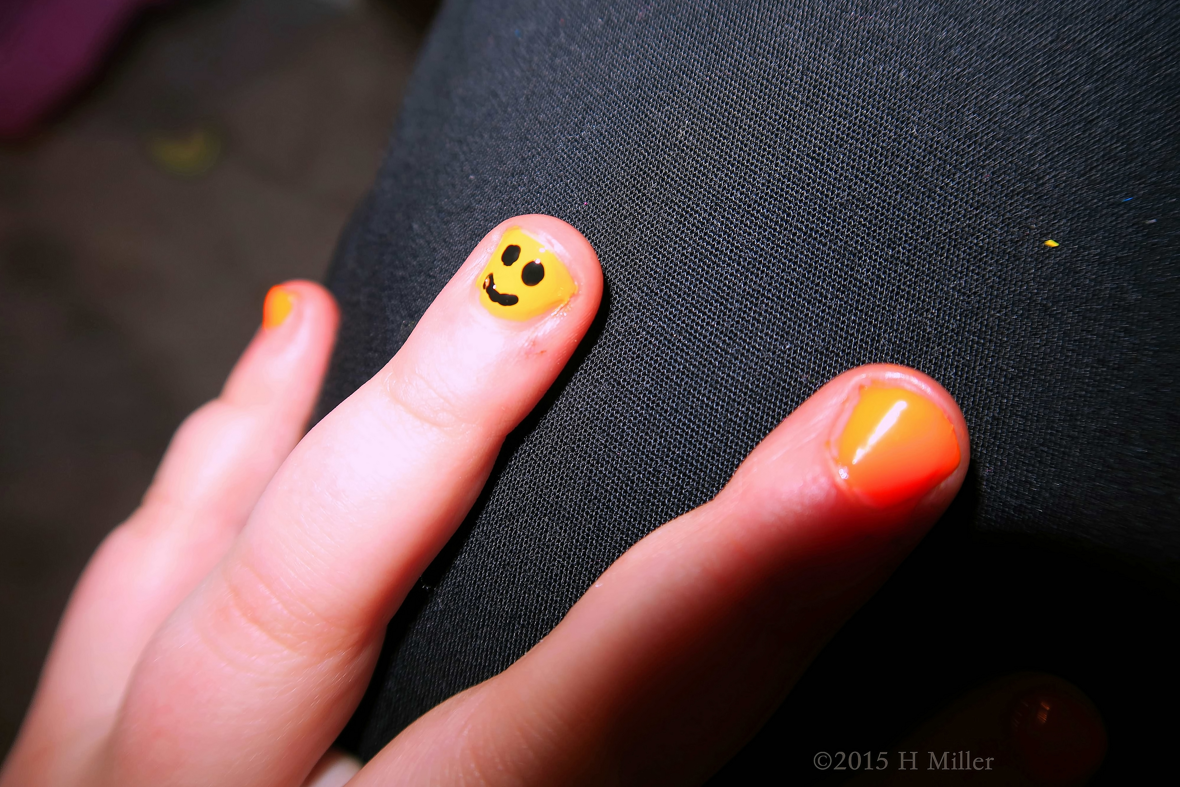 Smiley Face Mini Manicure Nail Art Smiley Face Mini Manicure Nail Art