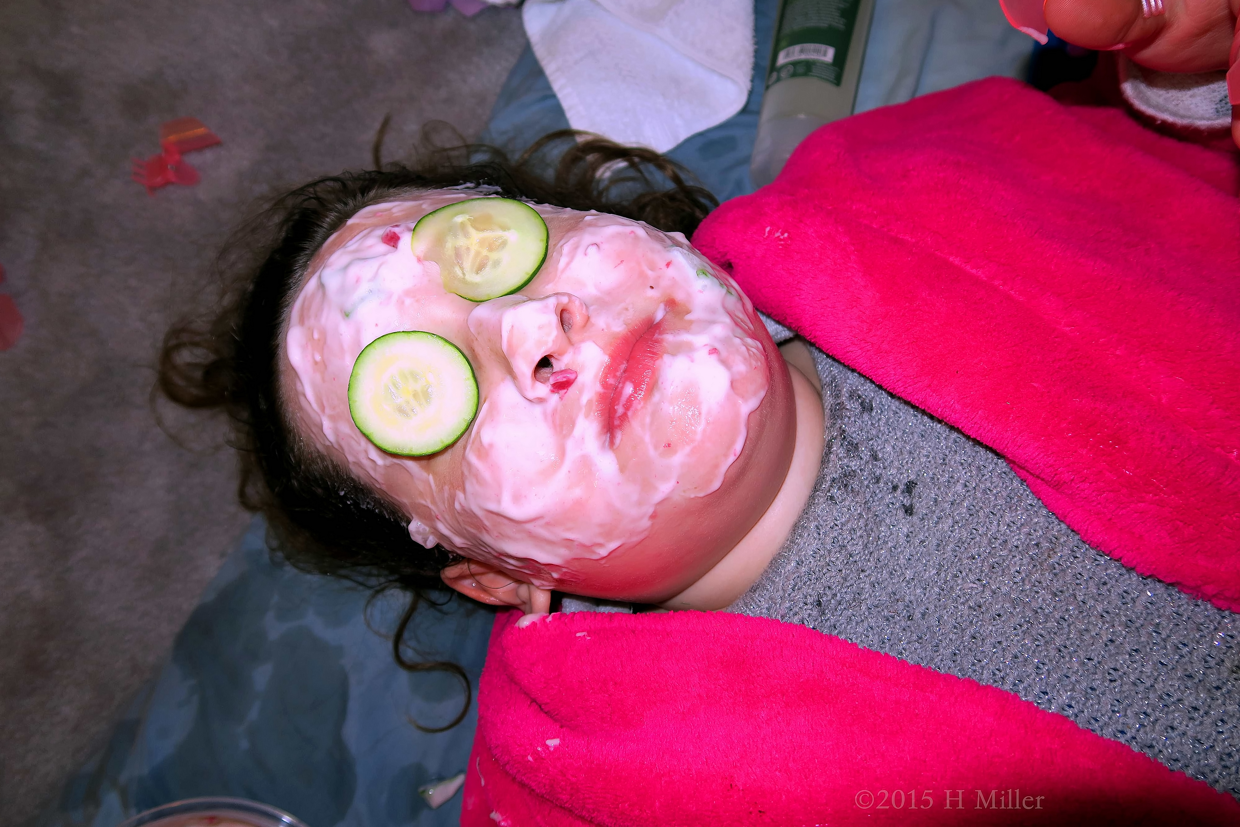 The Homemade Strawberry Facial Is Super Relaxing 