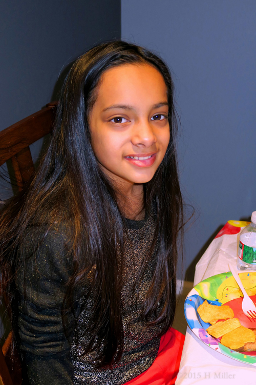 Enjoying Dinner At The Home Spa Party Enjoying Dinner At The Home Spa Party