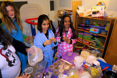 Making Awesome Spa Crafts With Friends Making Awesome Spa Crafts With Friends