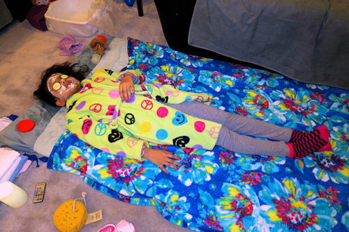 She's Super Relaxed In A Kids Spa Party Face Mask She's Super Relaxed In A Kids Spa Party Face Mask