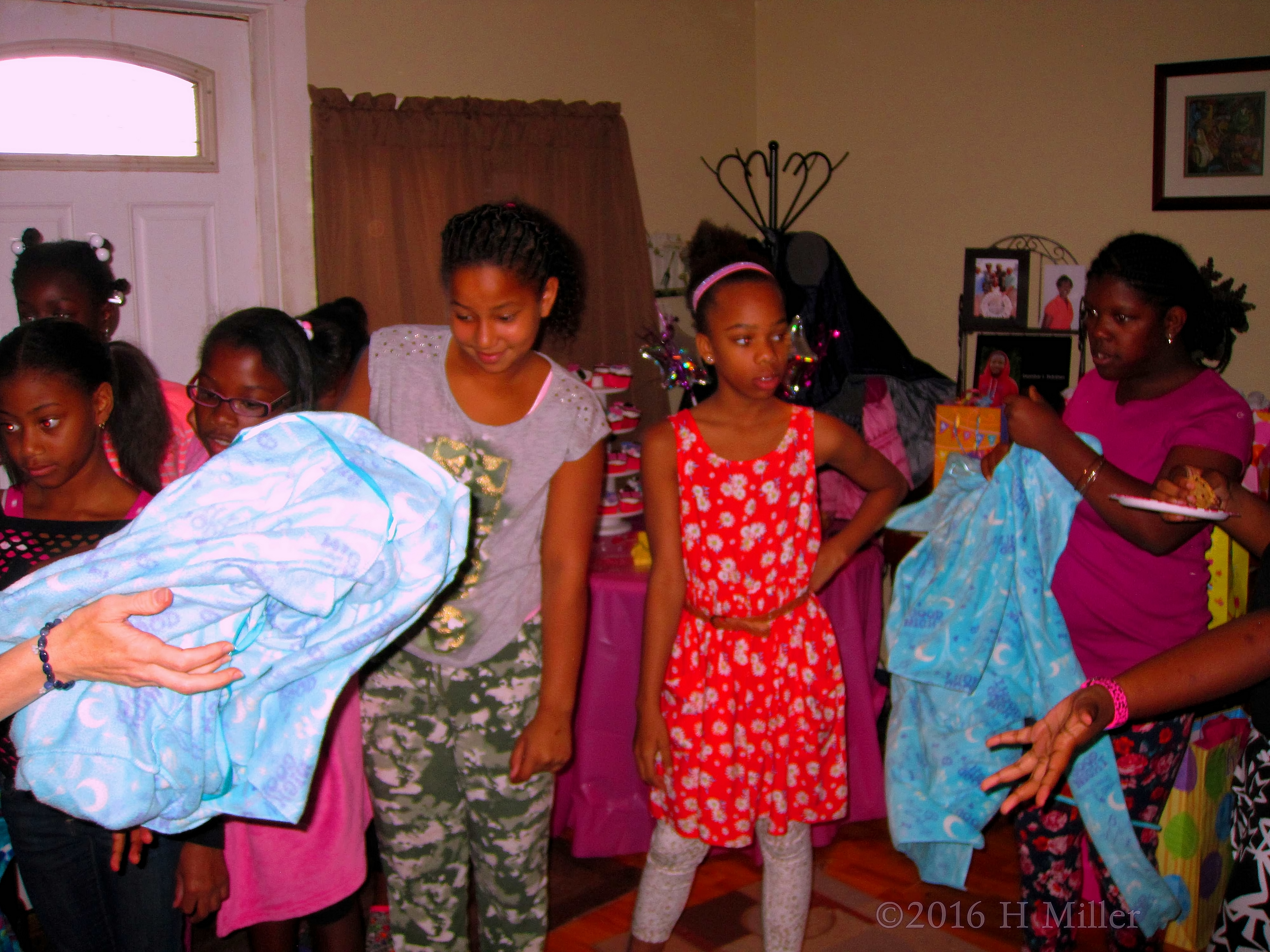 Comfy Spa Robe Anyone!! Comfy Spa Robe Anyone!!