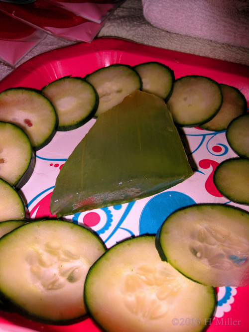 Cucmber And Aloe Anyone............ Its For Your Face Silly!! Cucmber And Aloe Anyone............ Its For Your Face Silly!!