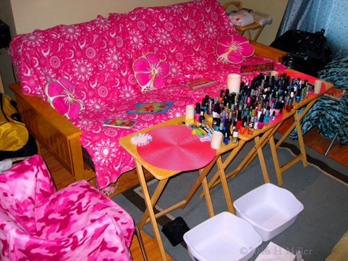 Pink And Pretty Throws Setup At The Kids Spa Nail Art Statio Pink And Pretty Throws Setup At The Kids Spa Nail Art Statio