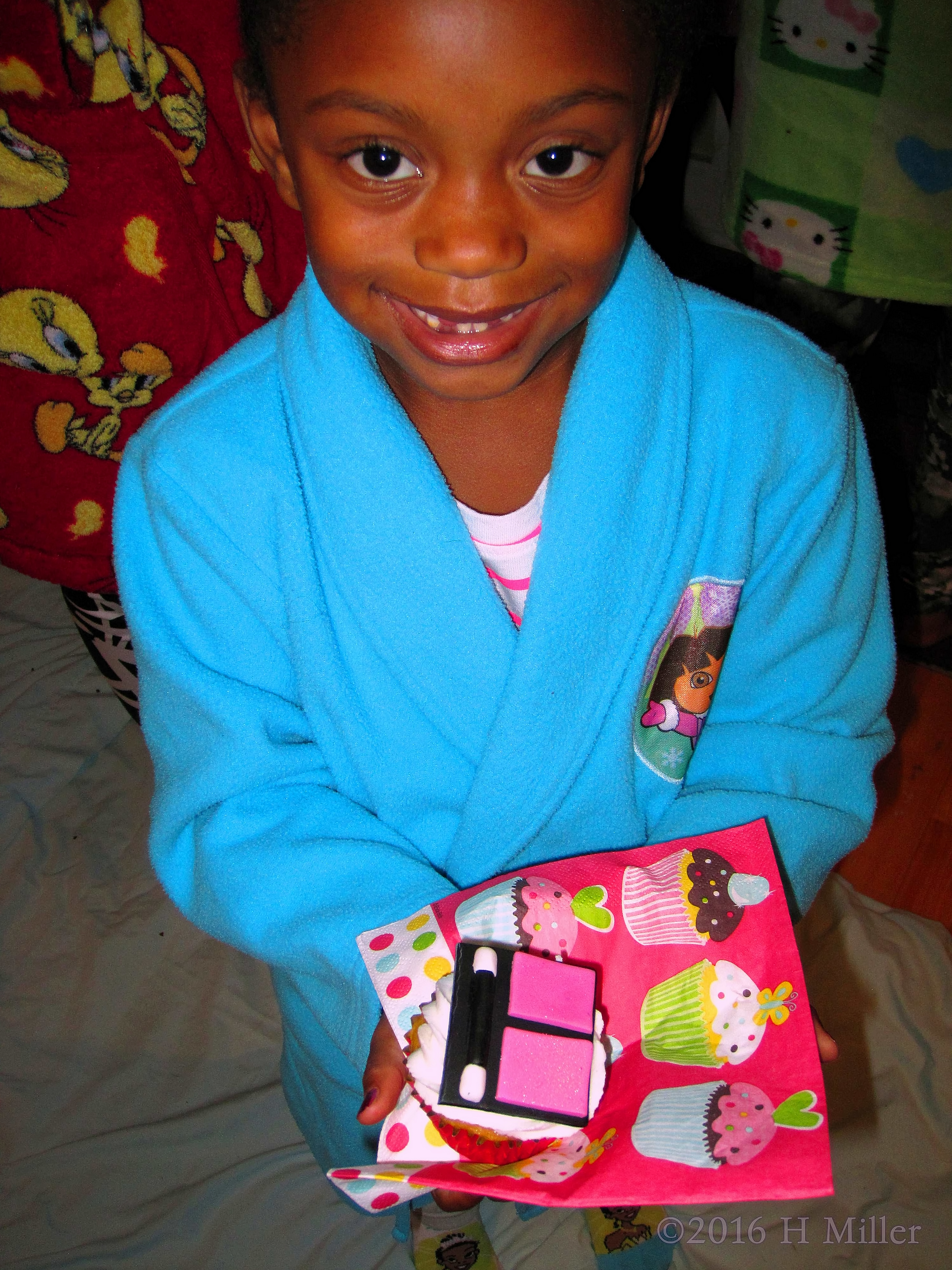 Showing Off Her Makeup Palette Designed Cupcake 