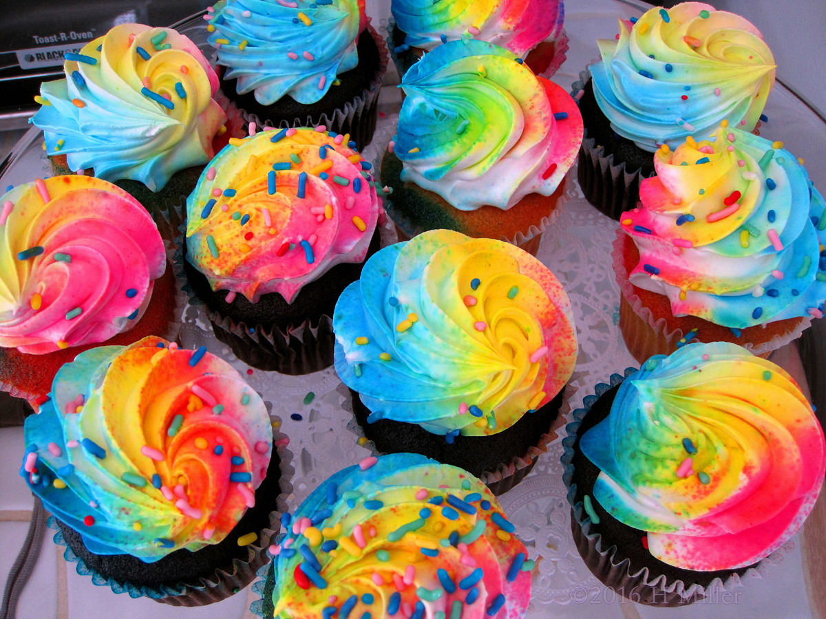 OMG! Who Knew Cupcakes Can Be Beautiful Too!! 