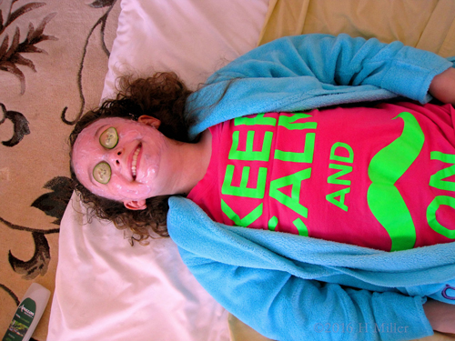 She Looks As Though Transported To Another World! Kids Facials Are Fun! She Looks As Though Transported To Another World! Kids Facials Are Fun!