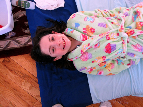 She Looks Happy And Ready For Her Kids Massag She Looks Happy And Ready For Her Kids Massag