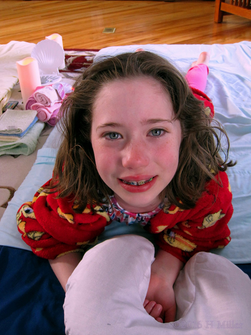 She Looks Relaxed During Her Kids Massage.! She Looks Relaxed During Her Kids Massage.!
