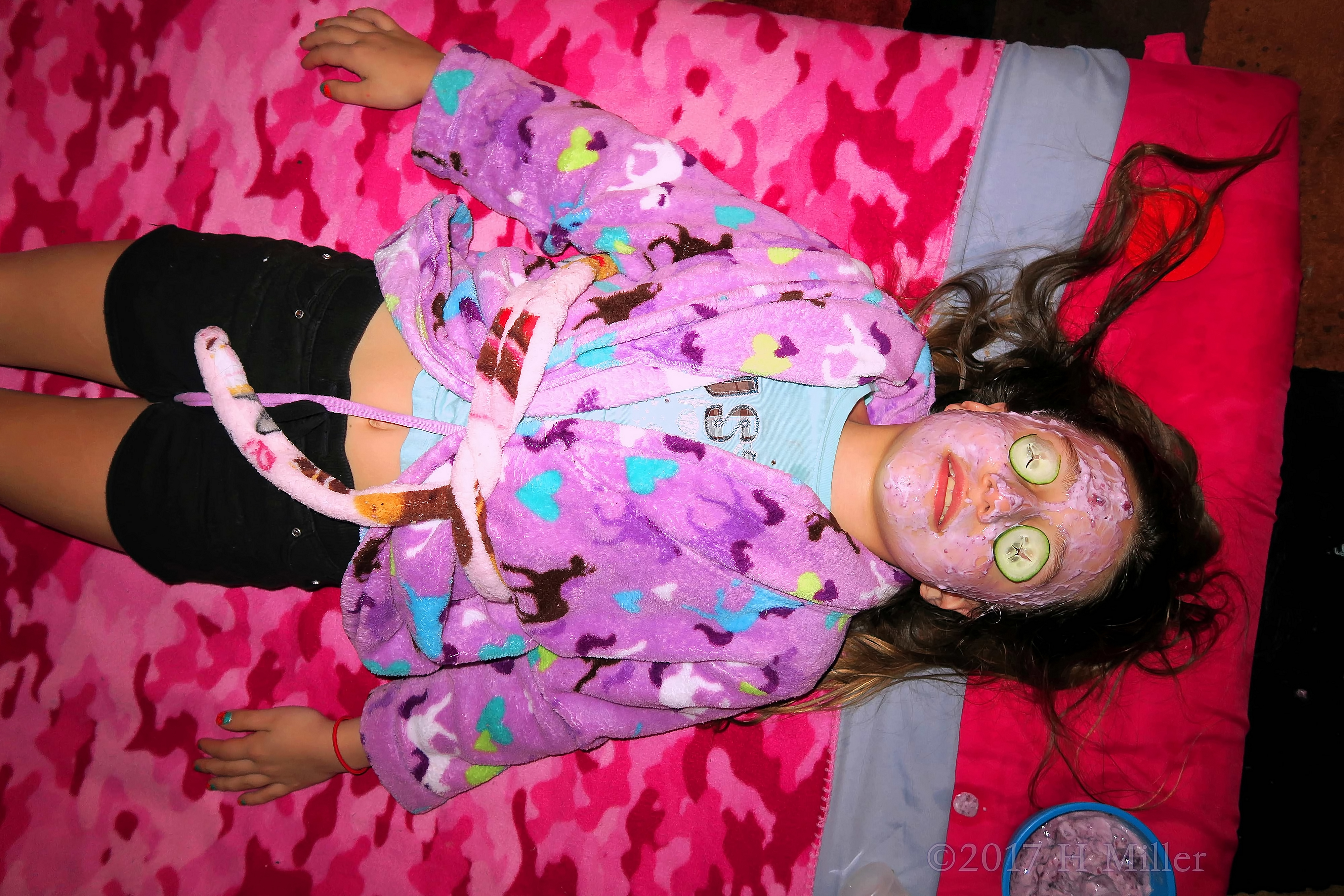 Cucumber Slices During Facials For Girls To Soothe The Birthday Girl's Eyes 4 Cucumber Slices During Facials For Girls To Soothe The Birthday Girl's Eyes 4