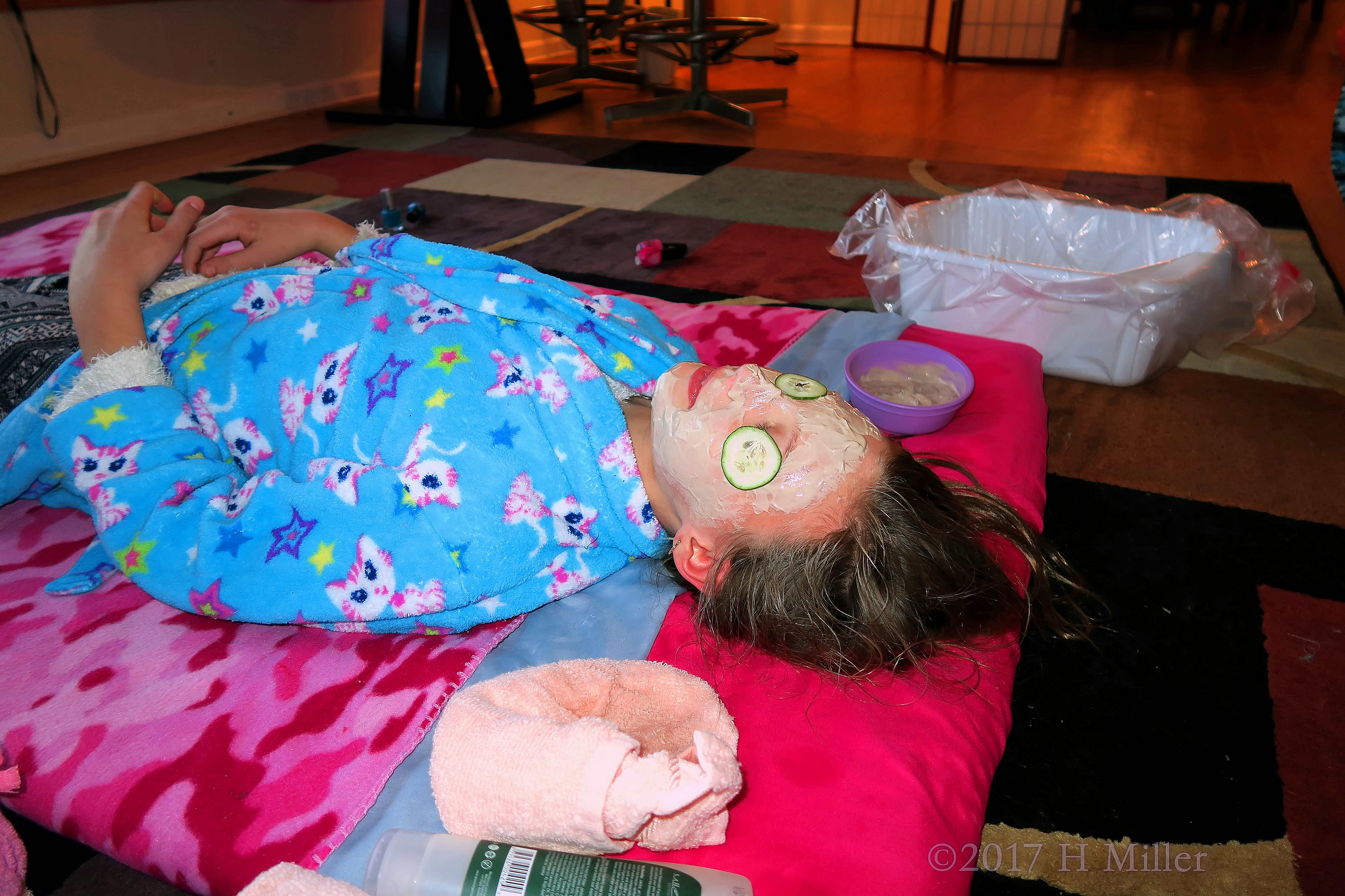 Cucumber Slices During Girls Facials Are Soothing For The Eyes 4 Cucumber Slices During Girls Facials Are Soothing For The Eyes 4