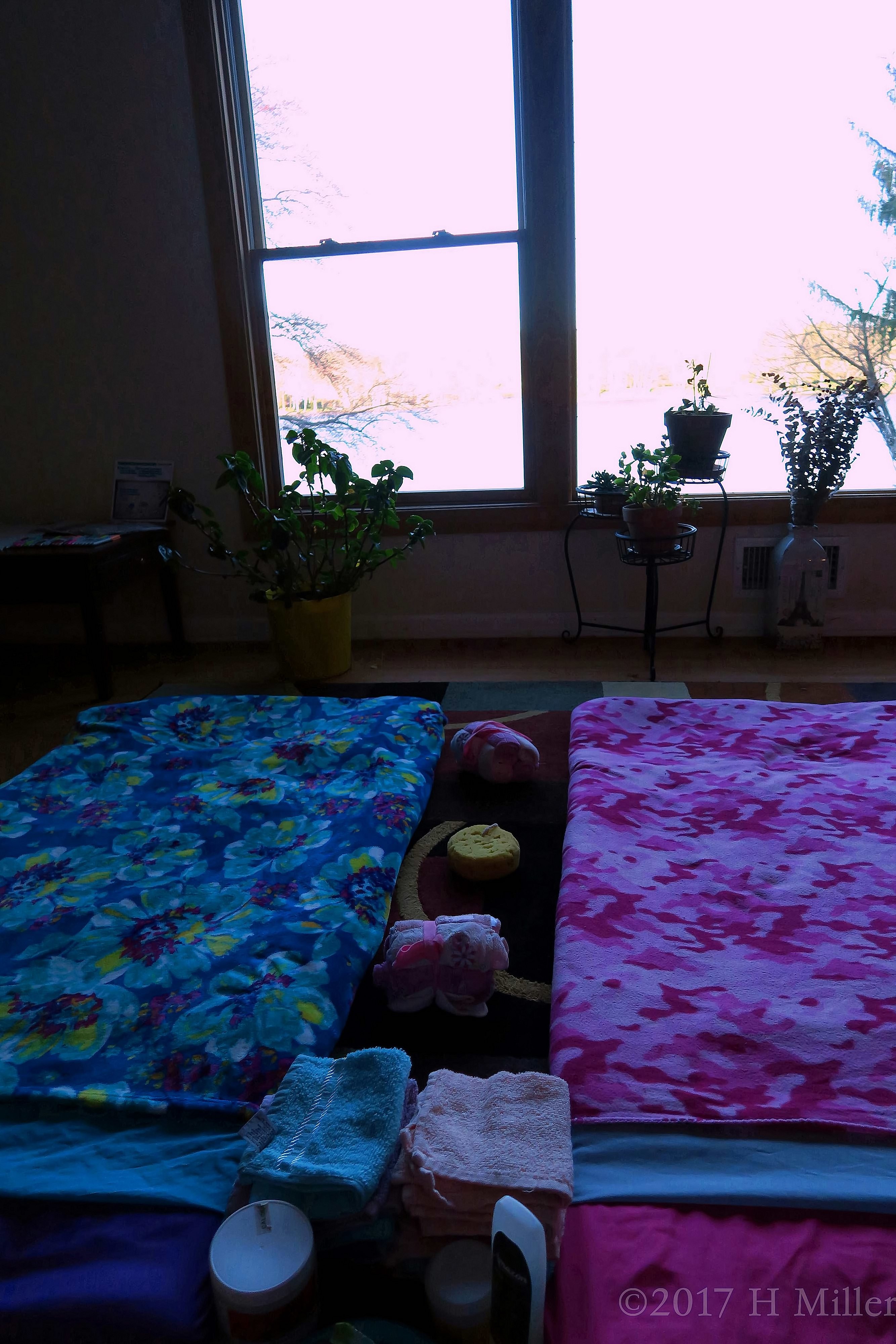 Making Good Use Of Natural Lighting In The Kids Facial And Massage Area. Making Good Use Of Natural Lighting In The Kids Facial And Massage Area.