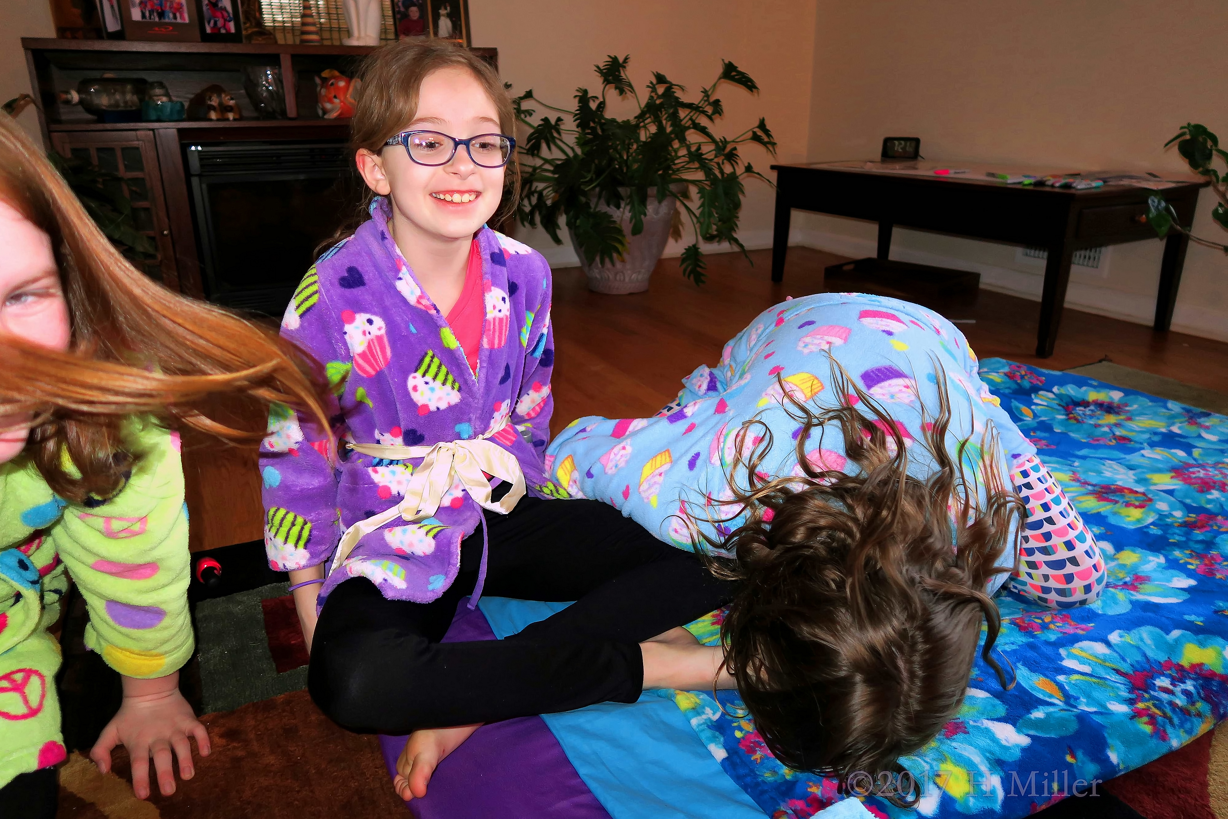 Party Guest Having A Laugh At Tessa's Spa Party Party Guest Having A Laugh At Tessa's Spa Party