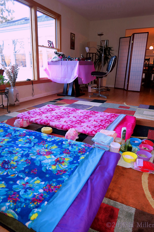 Beautiful Shot Of The Spa Area And Calming View Of The Outdoors Beautiful Shot Of The Spa Area And Calming View Of The Outdoors