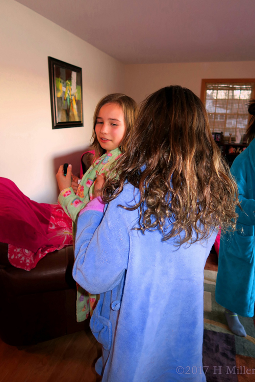 Let Me Help Fix Your Robe Friend!! Let Me Help Fix Your Robe Friend!!