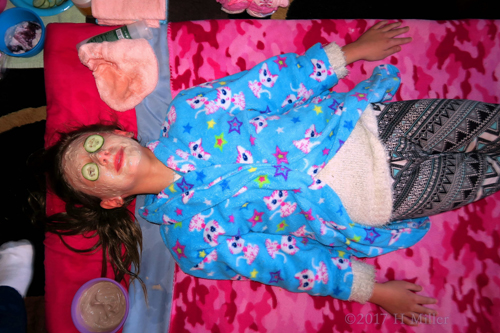 Spa Facials For Girls Fun Is Oh So Relaxing! Spa Facials For Girls Fun Is Oh So Relaxing!