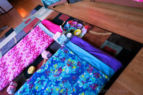 Spa Party Kids Facial Station With All Facial Products, From Scrubs To Sponges! Spa Party Kids Facial Station With All Facial Products, From Scrubs To Sponges!