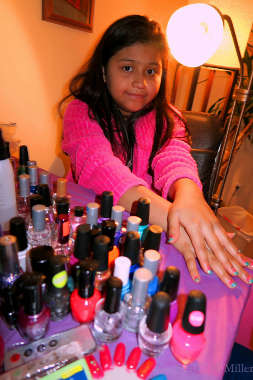 This Guest Letting Her Nail Art Design Air Dry This Guest Letting Her Nail Art Design Air Dry