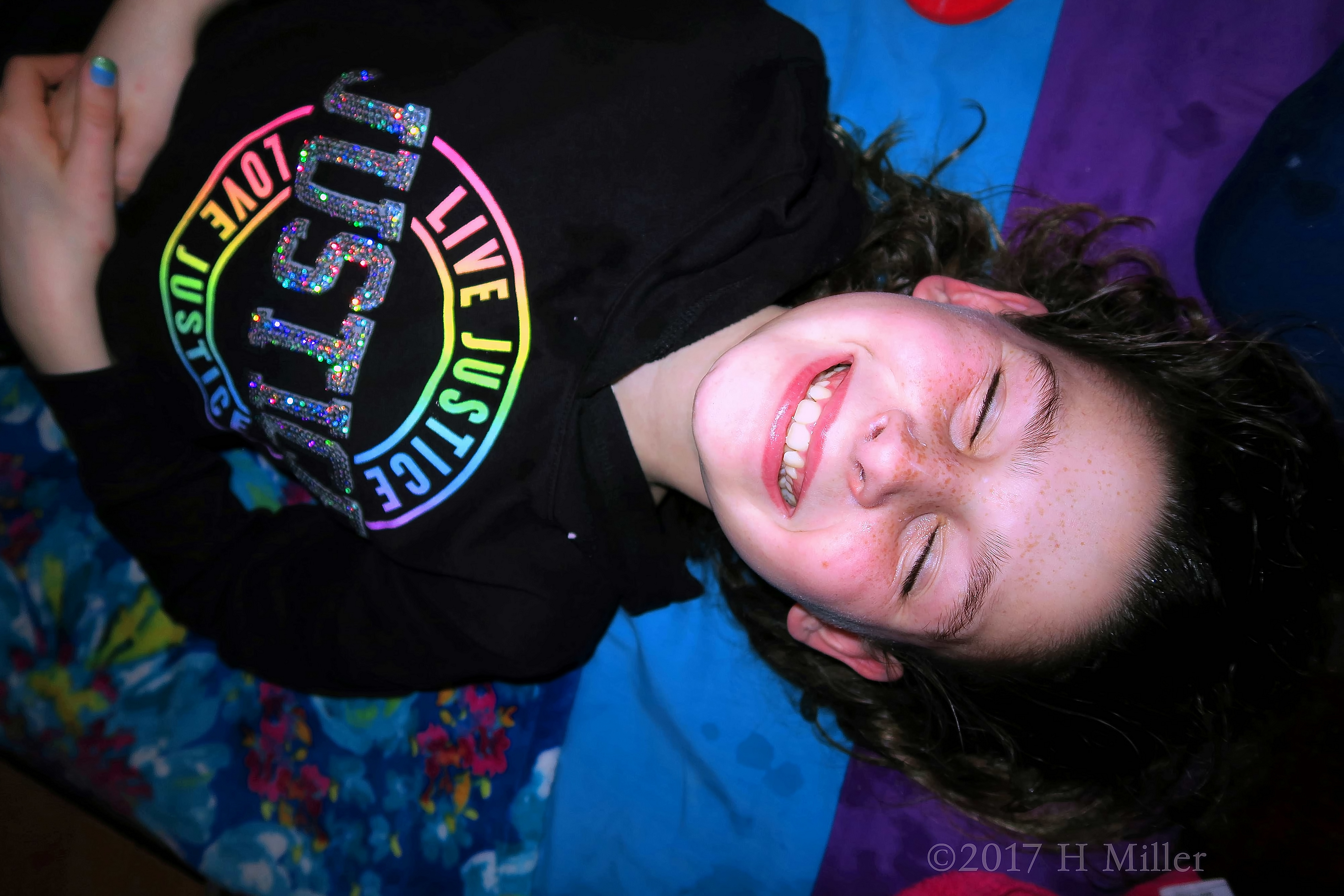 Party Guest Having A Blast At The Kids Facial Station 4 Party Guest Having A Blast At The Kids Facial Station 4