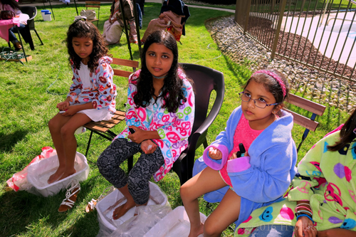 Happy To Get Their Kids Pedicure! Happy To Get Their Kids Pedicure!