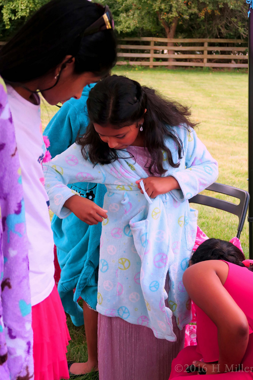 Tie The Sash On The Spa Robe, And The Spa Party Is Going To Start Tie The Sash On The Spa Robe, And The Spa Party Is Going To Start