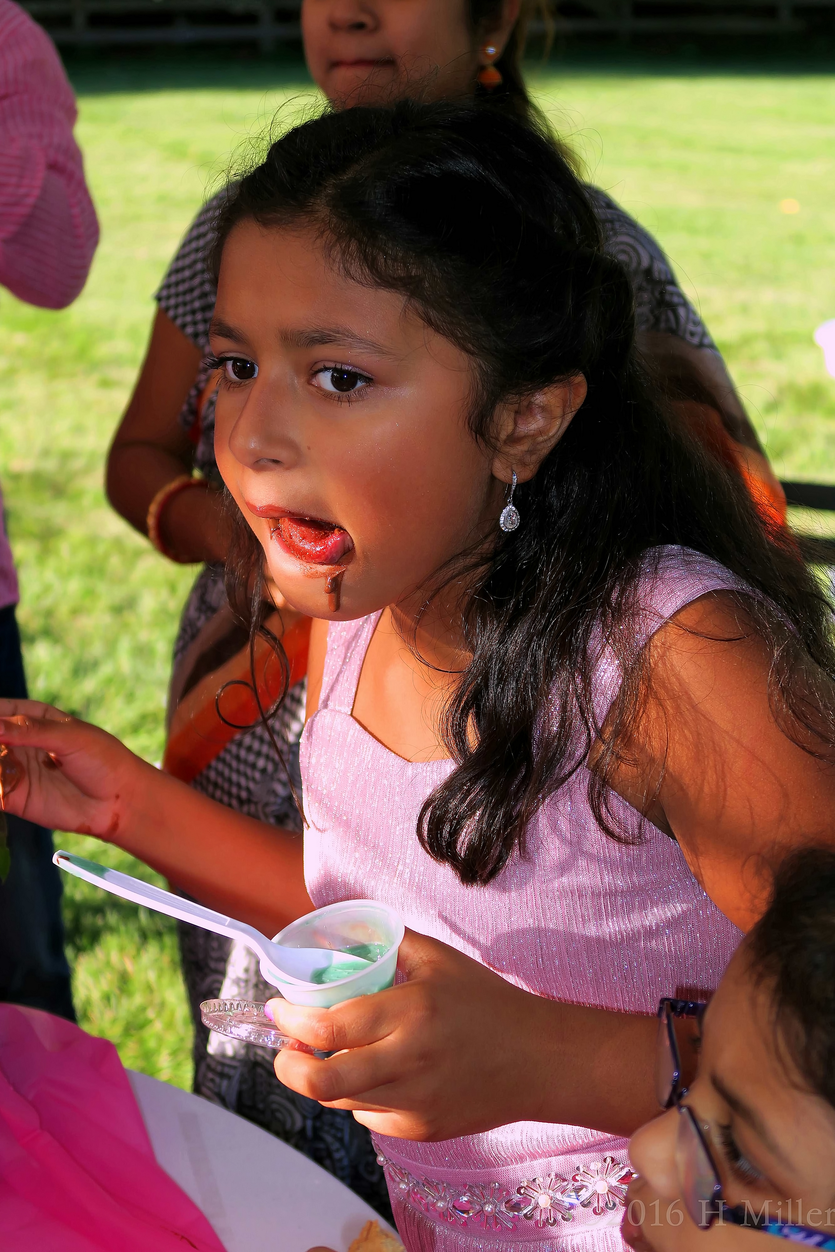 Hey, What An Awesome Chocolate Fondue Snack At The Spa For Girls. Hey, What An Awesome Chocolate Fondue Snack At The Spa For Girls.