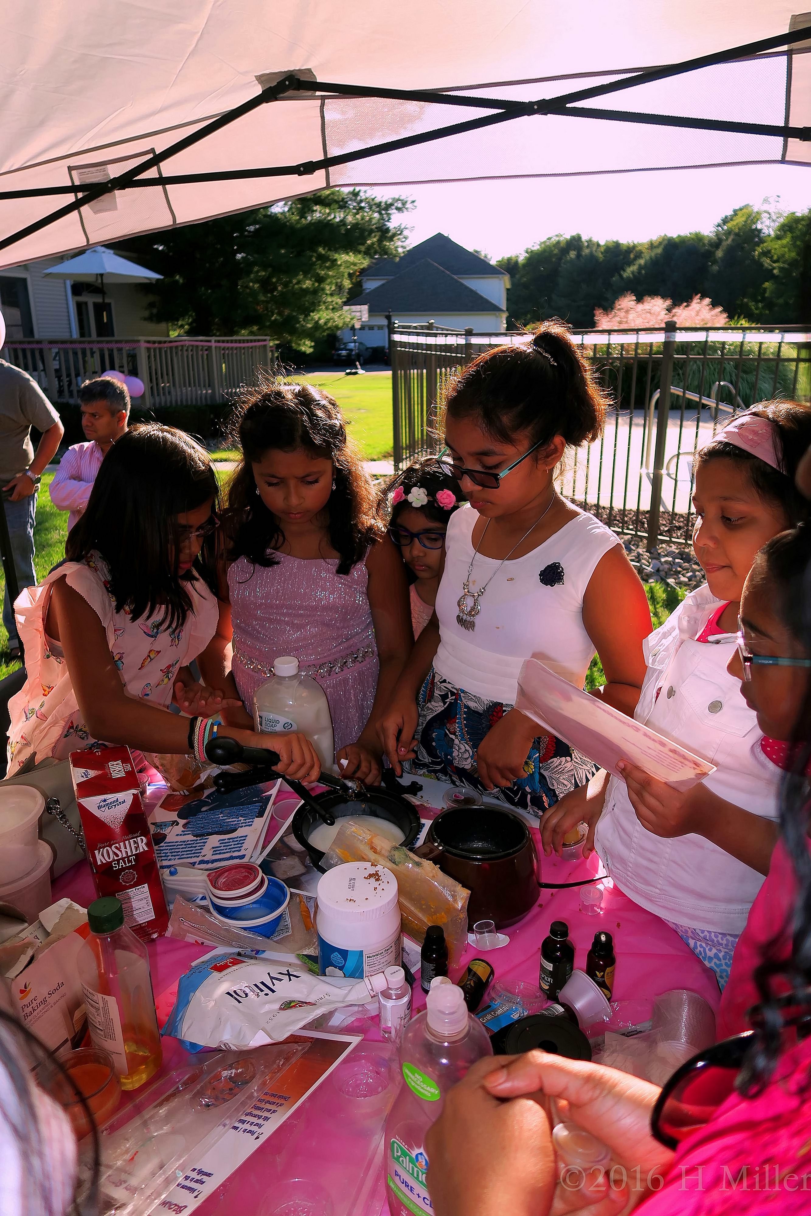 These Soaps And Salts Kids Crafts Are Going To Be So GOOD! These Soaps And Salts Kids Crafts Are Going To Be So GOOD!