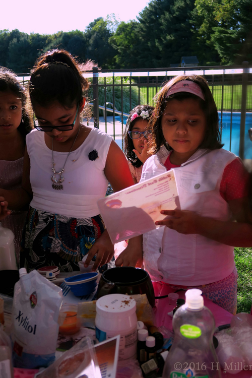 Kid Friendly Soaps and Salts Crafts Projects Are Fun To Make Kid Friendly Soaps and Salts Crafts Projects Are Fun To Make