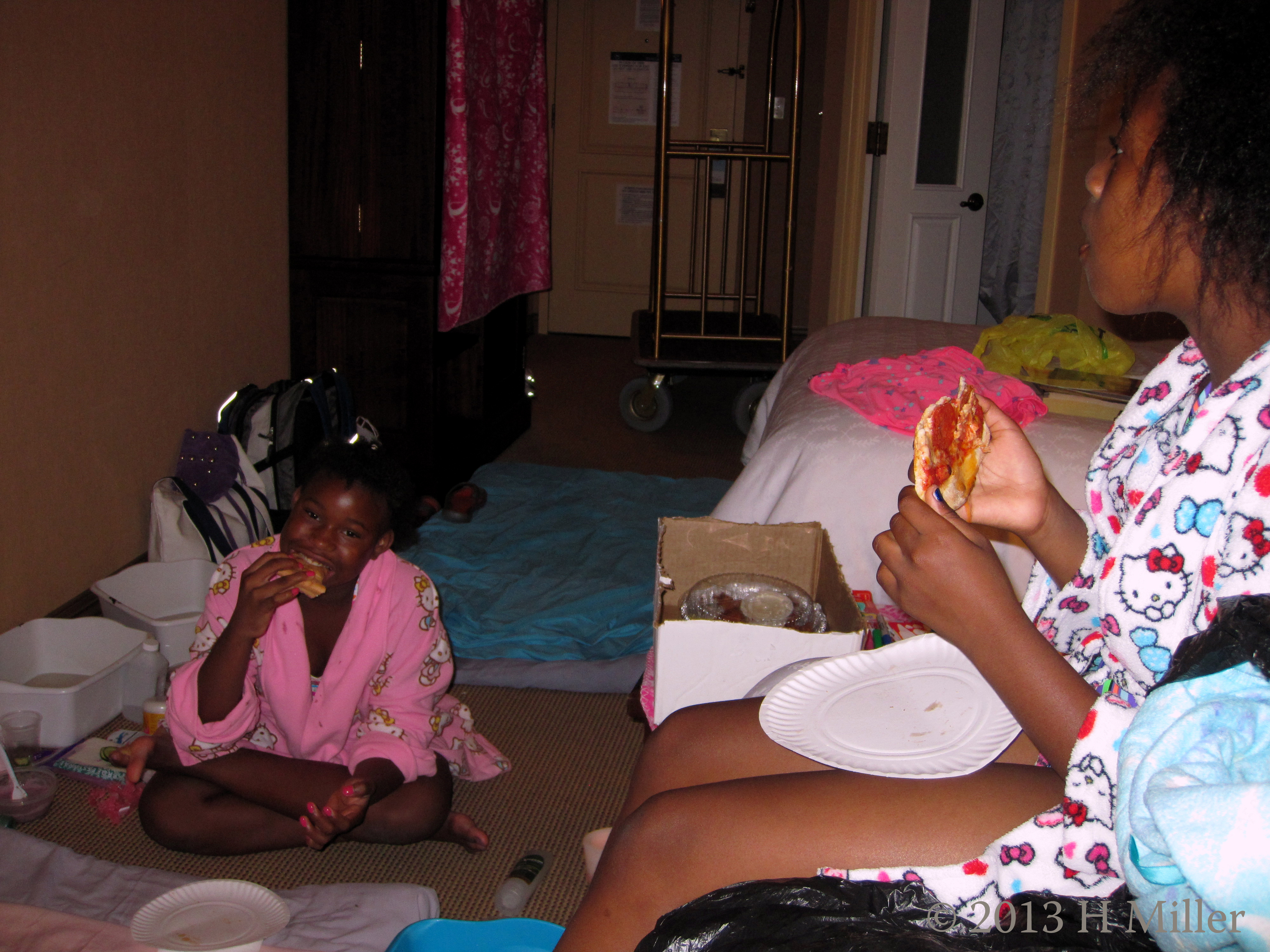 Yummy Pizza! No Better Way To Make A Hotel Party Even More Perfect! Yummy Pizza! No Better Way To Make A Hotel Party Even More Perfect!