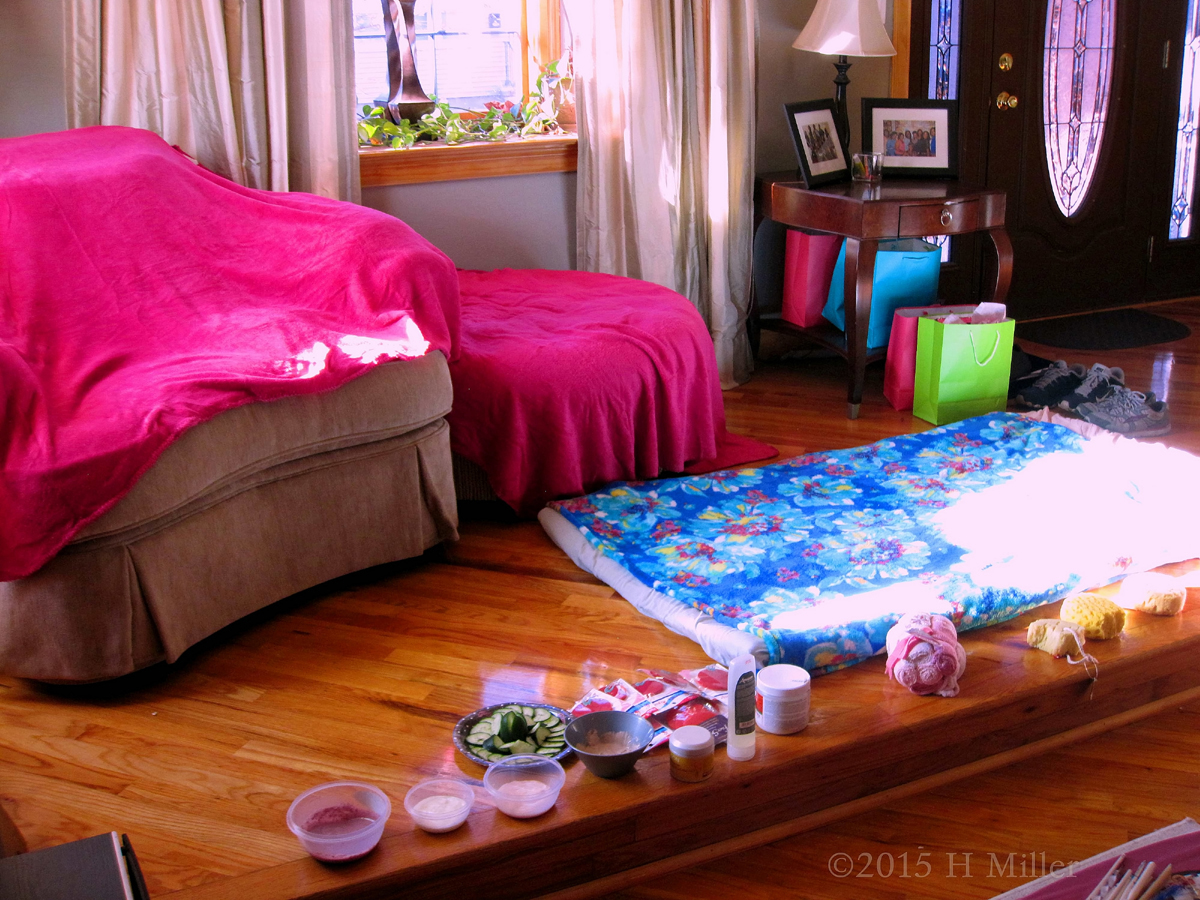 Kids Spa Party Decor Set Up In The Living Room!