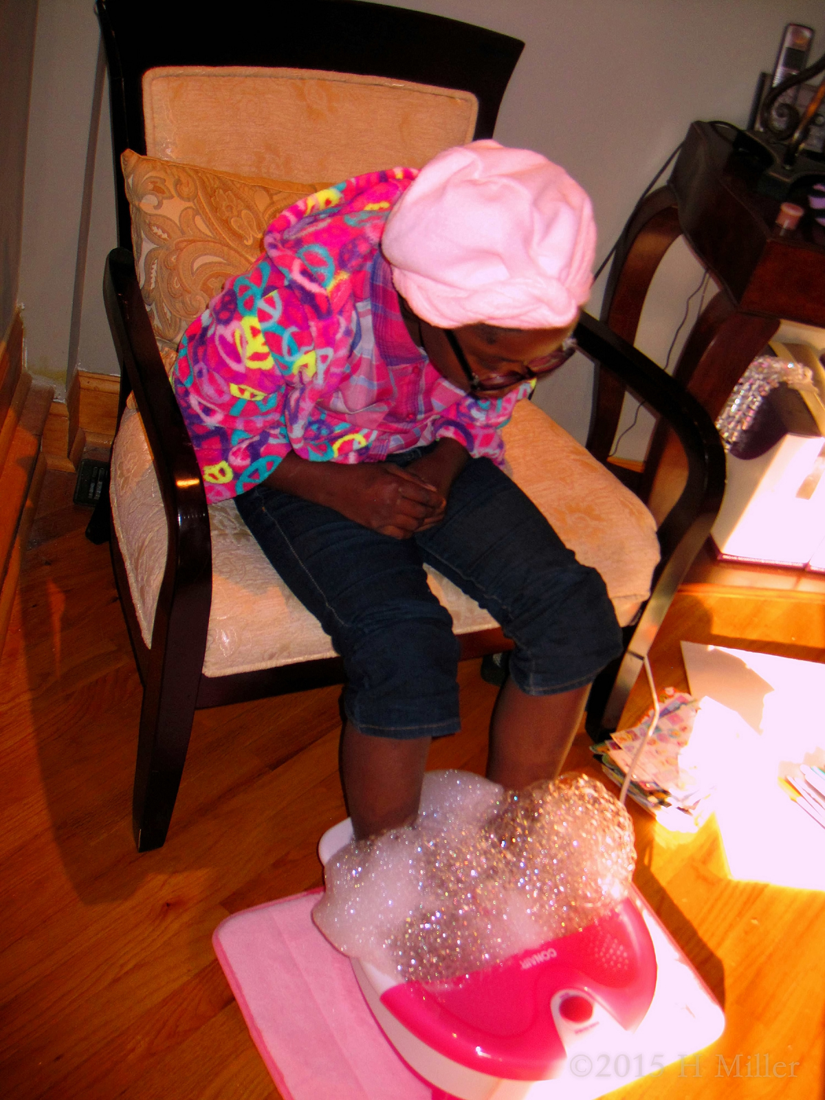 Bubbly Foot Bath Is Lots Of Fun!