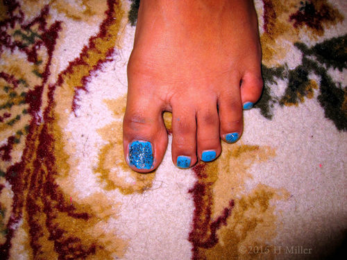 Blue Polish And Gorgeous Glitter Toes